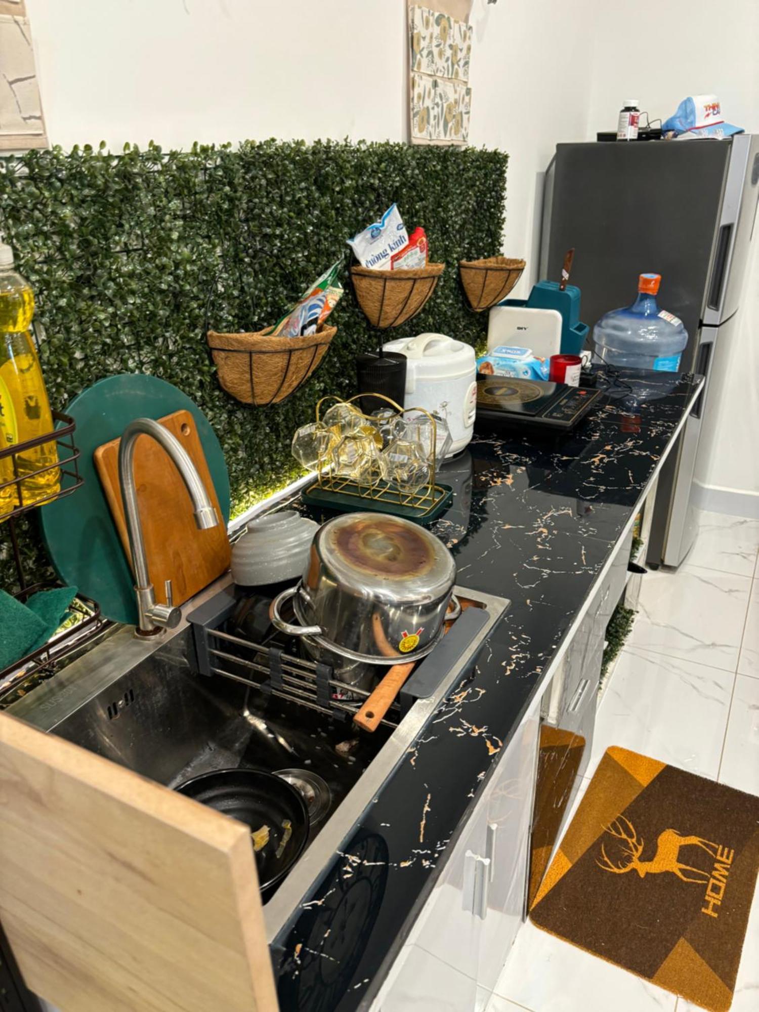 Elo House Vandrehjem Long Binh Eksteriør billede